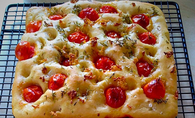 receita focaccia tomate