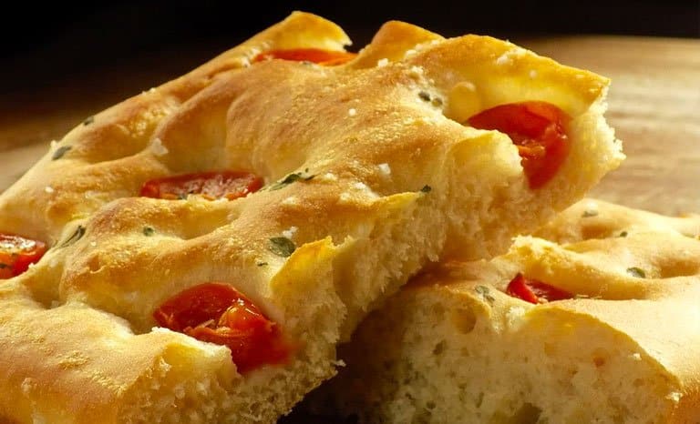 focaccia de tomate