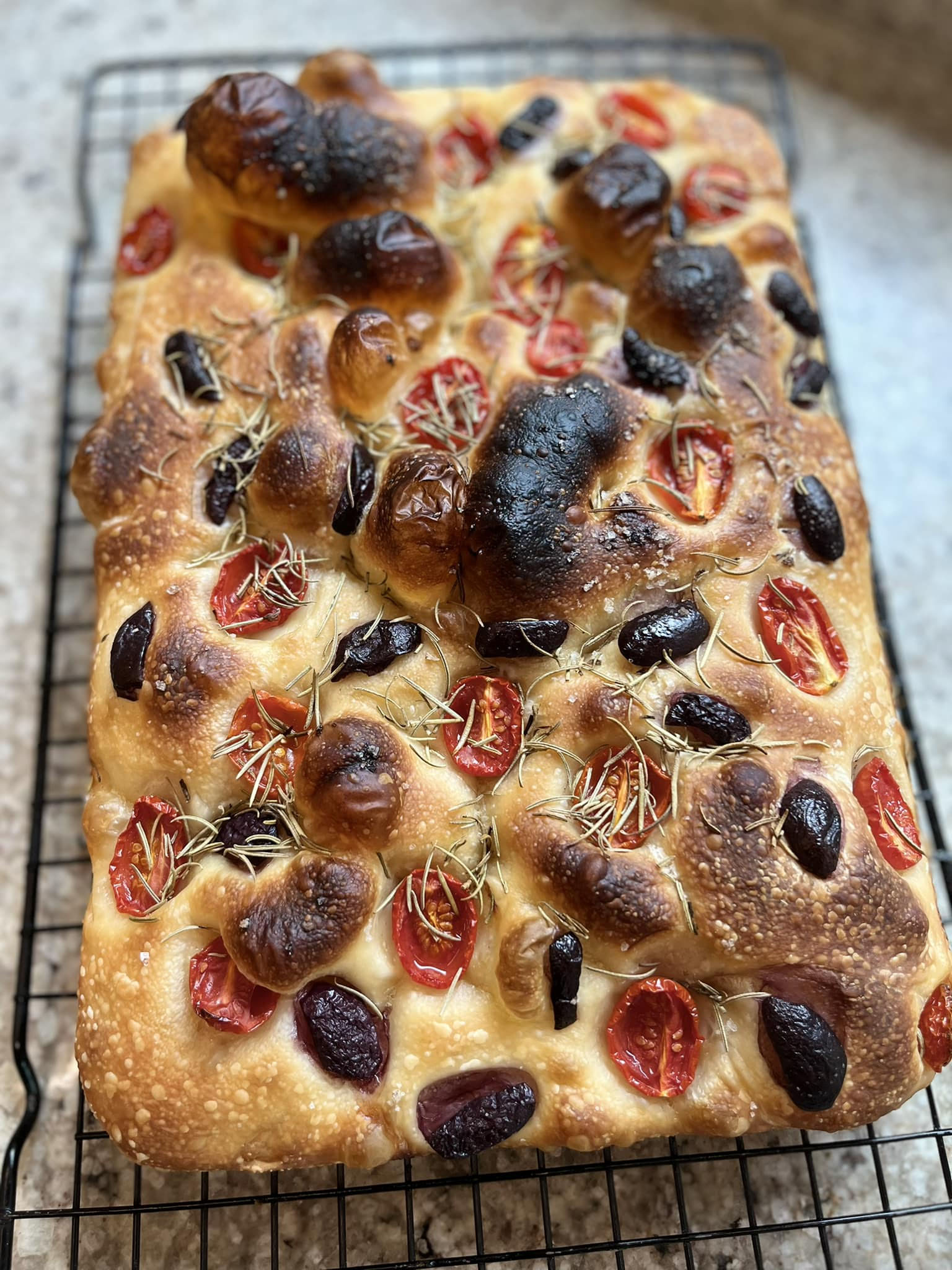 Focaccia com tomate