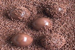 10 melhores receitas de brigadeiro: tradicional, gourmet, sem leite condensado…