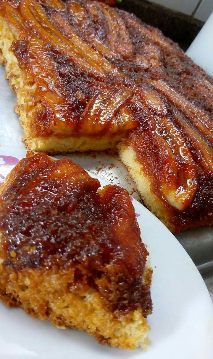 Bolo de banana caramelizado