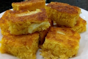 Bolo de Pamonha Cremoso com Queijo