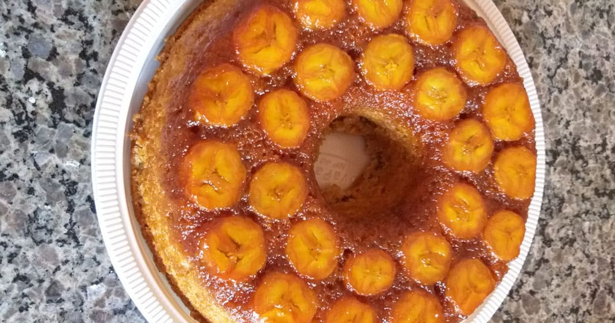 Como se faz bolo de banana simples de liquidificador fofinho e caramelizado  – MasterChef