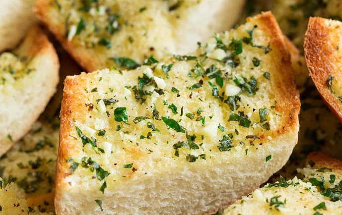 Receita de Pão de alho caseiro para churrasco