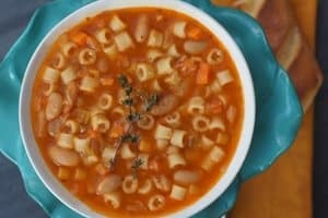 Sopa de feijão com macarrão – Receitas