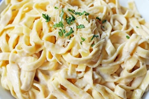 Macarrão molho Alfredo
