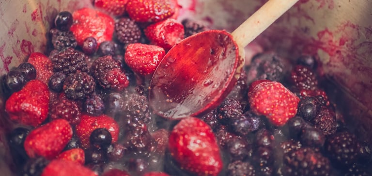 Geleia de Frutas Vermelhas no fogo