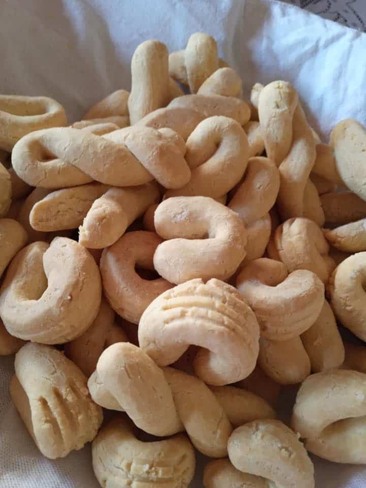 biscoito de queijo assado