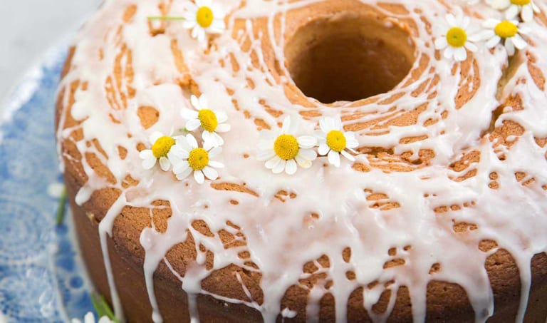 bolo de camomila com cobertura 