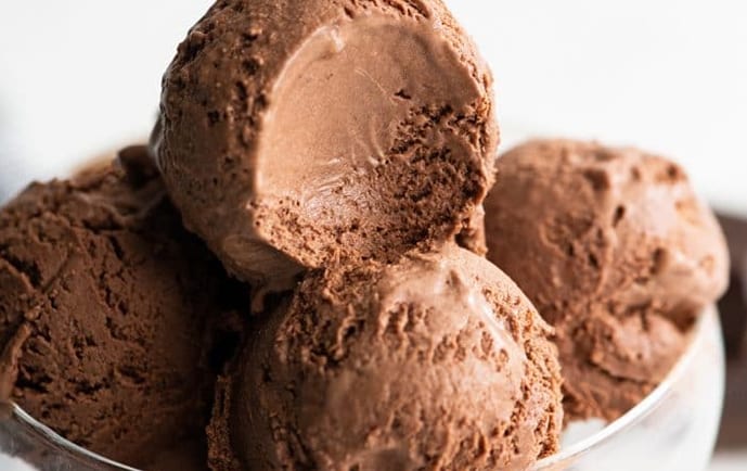 sorvete caseiro de chocolate