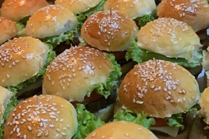 Receita de mini hambúrguer para festa