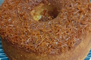 Bolo de cocada invertida