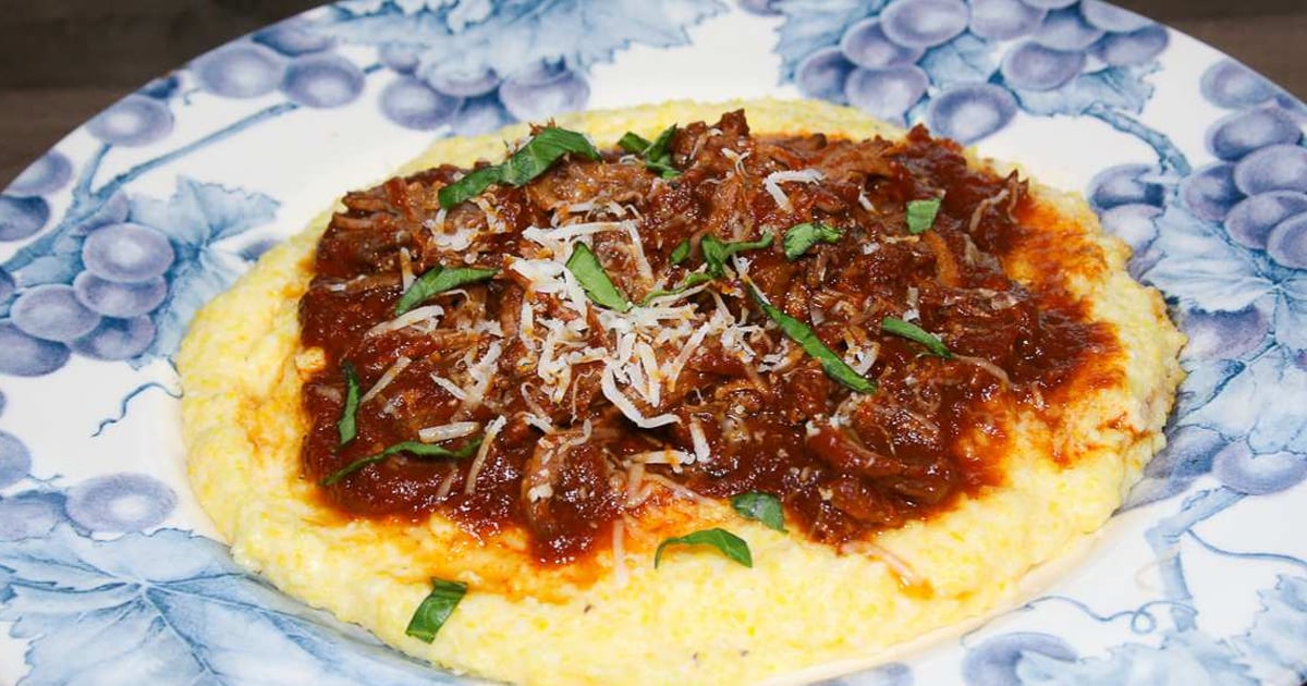 angu com ragu de carne