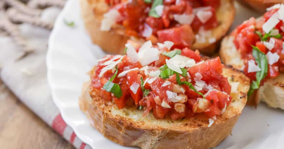 Receita de Bruschetta Tradicional Fácil e Rápida - Confeiteira