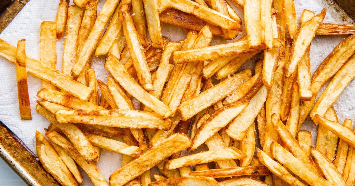 COMO FAZER FRITA BATATA SEQUINHA E CROCANTE! COMO FAZER BATATA FRITA COM  BATATA NORMAL E MAIZENA 