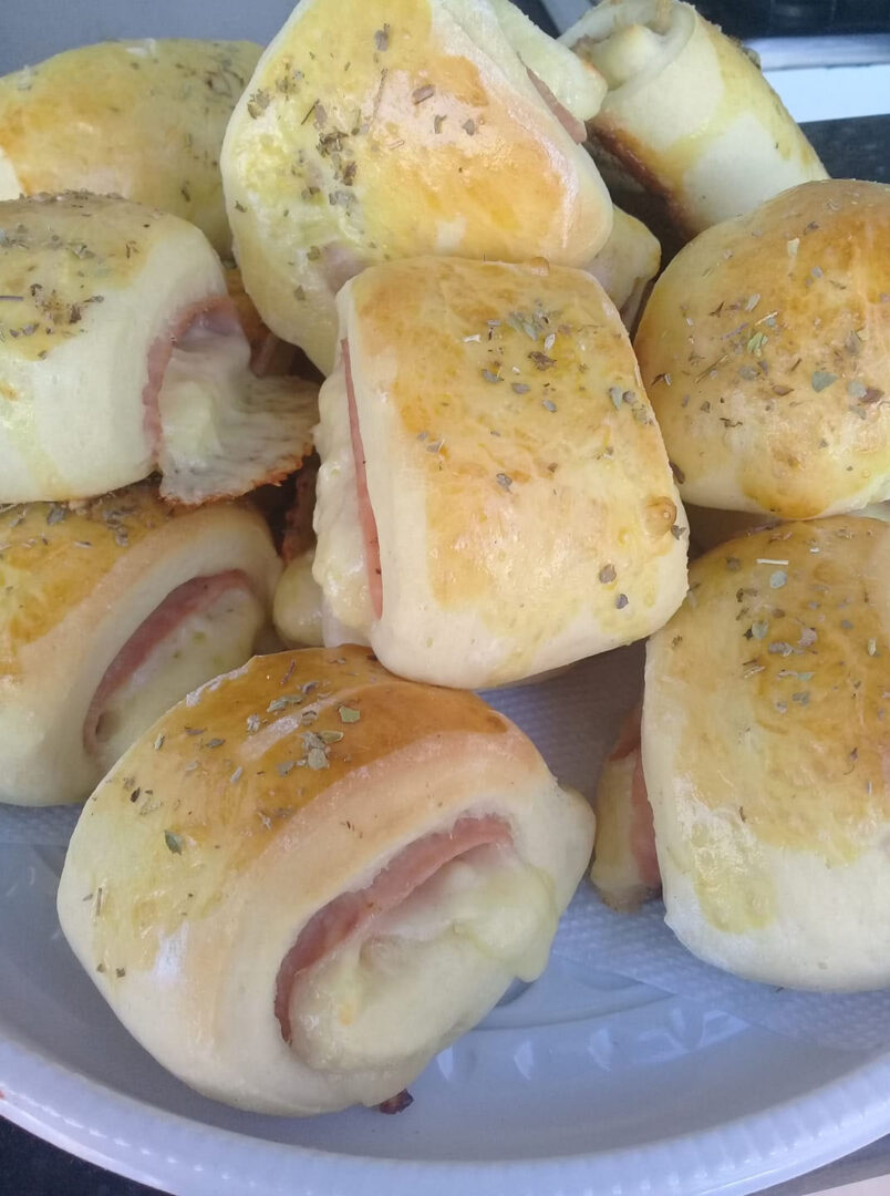 Enroladinho de presunto e mussarela - Confeiteira